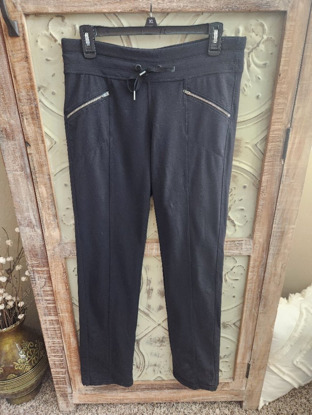 Athleta Straight Leg Full-Length Yoga Pants | Small